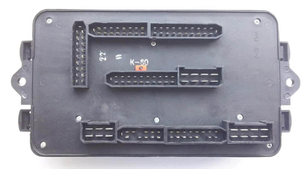 Блок предохранителей ваз 2115. Монтажный блок 2115-3722.010-40. Монтажный блок 2115-3722.010-10. Монтажный блок ВАЗ 2114 снизу. Блок предохранителей 2114 снизу.