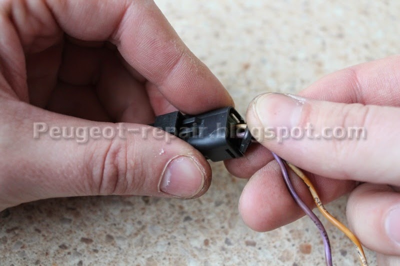 Ремонт фишки датчика. Фишка датчика гидроклапанов s221. Датчик абс на королле 121. Фишка датчика коленвала i40. Фишка на датчик коленвала hyundai ix35.