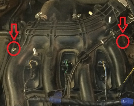 Болт впускного коллектора 21126. Крепление впускного коллектора приора. Как снять впускной коллектор на приоре 16. Болты крепления впускного коллектора приора 16. Впускной коллектор приора 16 клапанов.