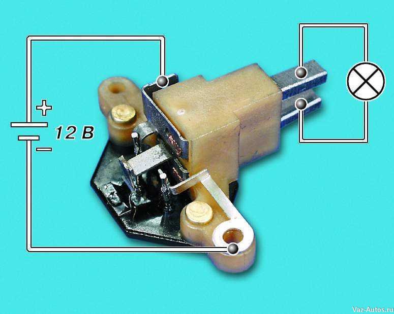 Как проверить реле ваз 2110. Реле регулятор ВАЗ 2110 пооаереа. Реле регулятор напряжения генератора ВАЗ 2110. Реле регулятор напряжения генератора ВАЗ 2107 мультиметром. Проверка регулятора напряжения генератора ВАЗ 2110.