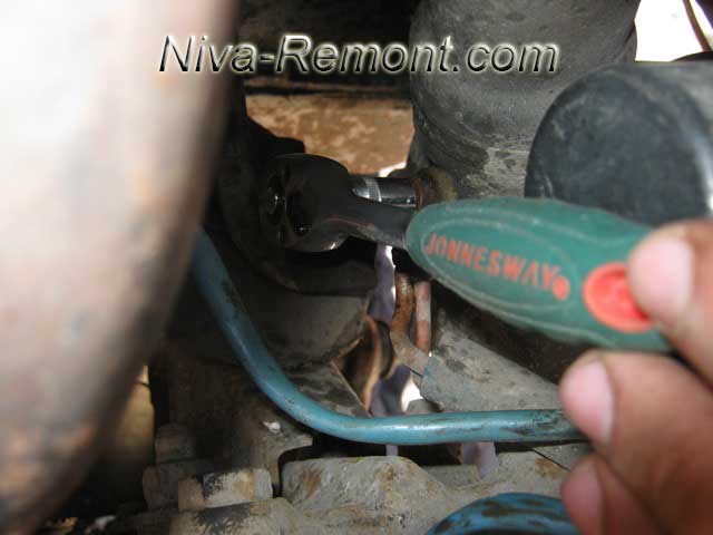 Перенос генератора на ниве 21214 с гуром. Провода генератора ваз нива 21213. Генератор нива 21214. Генератор для ваз нива 21213. Замена генератора 2121.